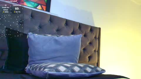 Elinne hendrix  online show from April 8, 10:02 pm