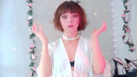 ElisabethDavis online show from July 30, 3:45 pm