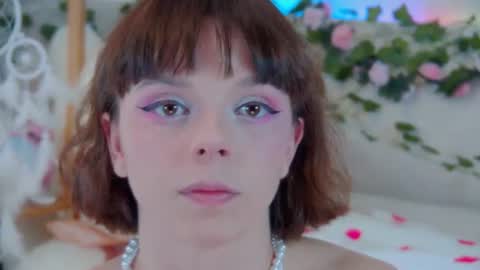 ElisabethDavis online show from July 9, 3:38 pm