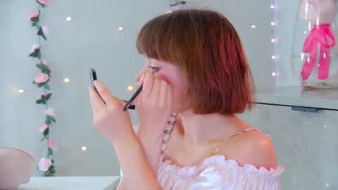 ElisabethDavis online show from July 25, 3:43 pm