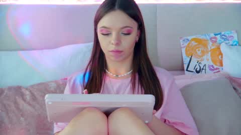 ElisabethDavis online show from January 30, 6:21 pm