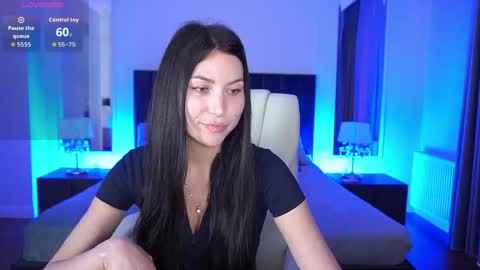 elisevelour online show from June 3, 12:52 pm