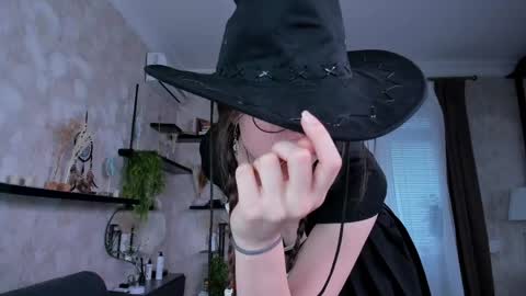 Elis online show from April 17, 8:06 am