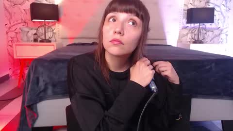 Eliza online show from October 15, 7:58 pm