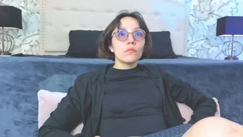 Eliza online show from May 6, 7:31 pm