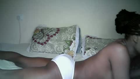 elizaa77 online show from July 18, 6:43 pm