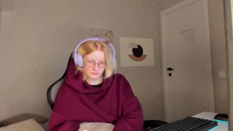 Elizabeth online show from November 10, 1:19 am