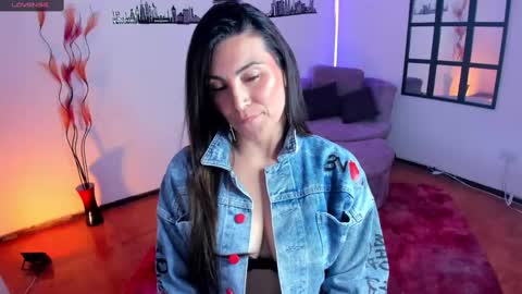 Elizabeth online show from March 6, 9:20 pm