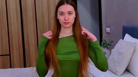 Elizabeth online show from March 25, 4:36 pm