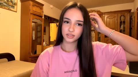 Mia online show from November 27, 3:41 pm