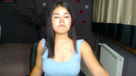 Elizabeth online show from April 3, 6:37 pm