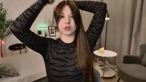 Eliza online show from April 23, 1:24 pm