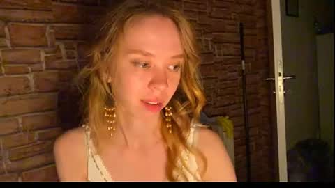 Eliza online show from July 28, 8:52 pm