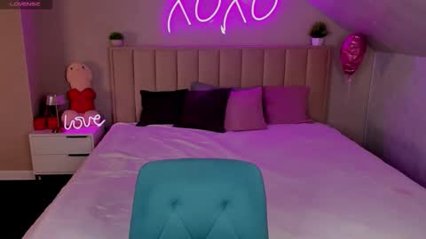 Ella online show from March 4, 9:39 am