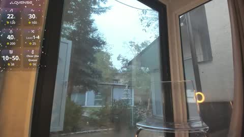 ella_vee online show from November 8, 5:54 am