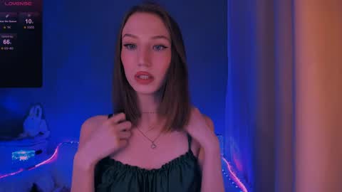 ellaamber online show from April 4, 1:07 pm