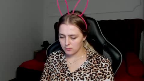 EllaBells online show from April 8, 5:21 am