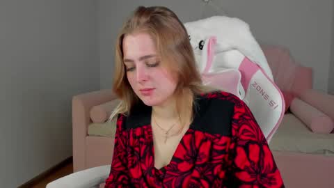 EllaBells online show from April 5, 5:15 am