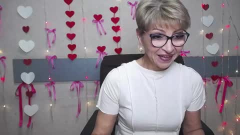 Snapshot of ellabonito chatting on February 21, 6:29 am EllaBonito online show from February 21, 6:29 am