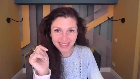 EllaLongs online show from April 22, 11:39 am