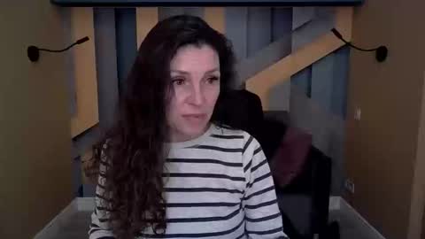 EllaLongs online show from November 18, 12:41 pm