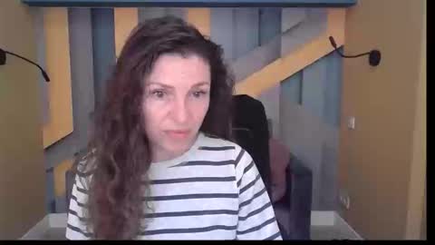 EllaLongs online show from November 3, 12:39 pm