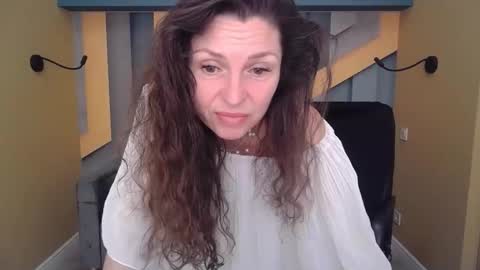 EllaLongs online show from March 7, 12:49 pm