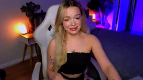 Ella online show from March 21, 5:35 am