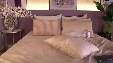 Elle Diane online show from January 16, 12:30 am