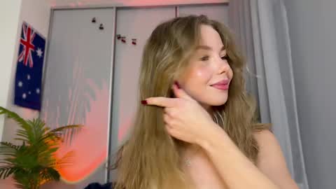 Snapshot of elli_harmon chatting on December 7, 2:52 pm Ellie  --- Ill see you either on Friday or Saturday and definitely on Sunday  online show from December 7, 2:52 pm