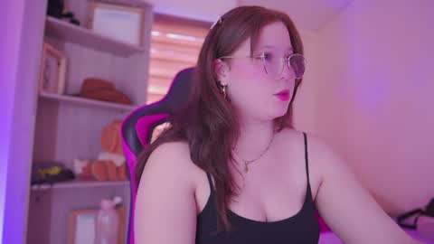 ellie_doll_ online show from July 21, 6:43 pm