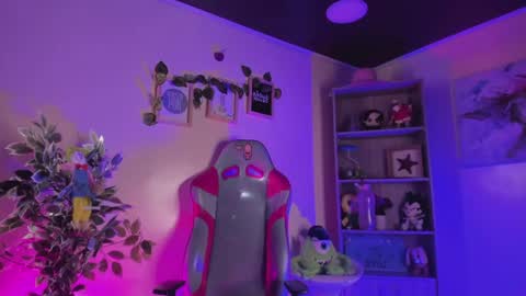ellie_doll_ online show from July 23, 12:14 pm