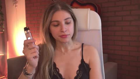 elliecutes online show from January 12, 9:16 am