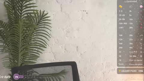 Snapshot of elliefrost chatting on February 21, 1:00 am elliefrost online show from February 21, 1:00 am