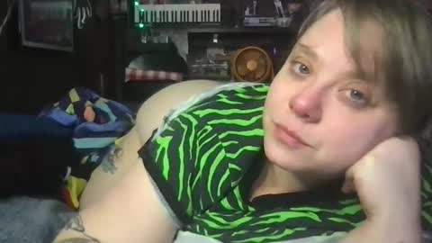 Ellie Louise online show from December 16, 4:08 am