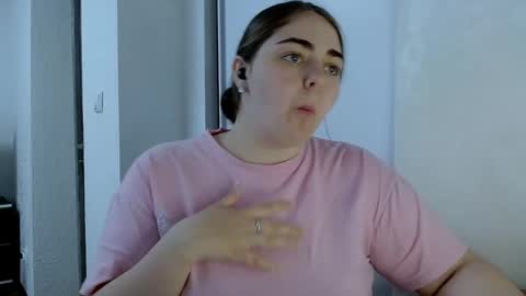 Ellie online show from April 13, 9:02 am