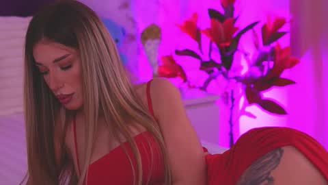 EllinaNuria online show from March 12, 6:33 pm