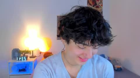elliotvolkov online show from April 29, 3:06 pm