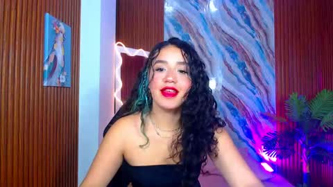 ellis_tay online show from April 12, 11:58 am