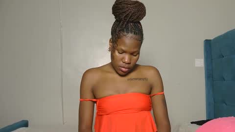 elllanna online show from April 24, 9:44 am