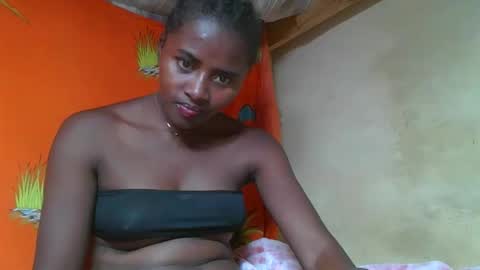 Ellodi online show from May 15, 7:17 am