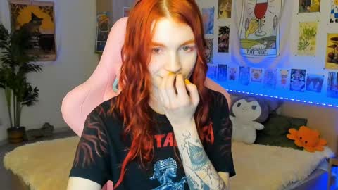 Elly     Fansly  online show from December 13, 5:49 am