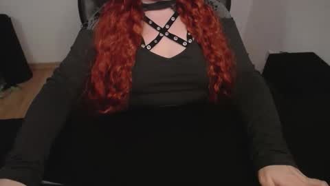 Elly online show from March 4, 7:44 pm