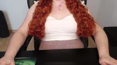 Elly online show from April 9, 7:14 am