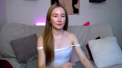 Snapshot of ellycolins chatting on October 22, 3:10 am Elly online show from October 22, 3:10 am