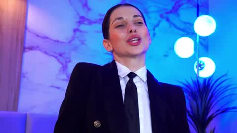 Elly online show from March 26, 11:10 pm