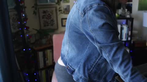 Elly Naomi online show from March 27, 4:52 pm