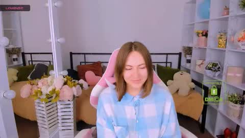 elma_lily online show from February 16, 9:07 am