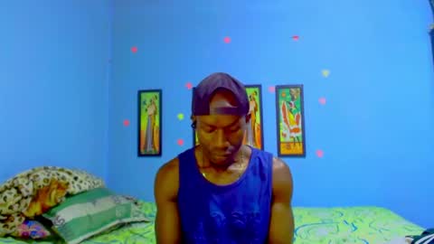 elmiltonnjakee online show from April 15, 7:58 pm