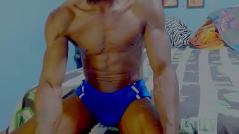 elmiltonnjakee online show from February 2, 6:43 am